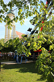 Maibaum aufstellen 2017 in Perlach (Foto: Martin Schmitz)